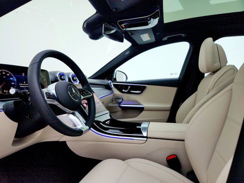 Used 2025 Mercedes-Benz C 300 Sedan image 7