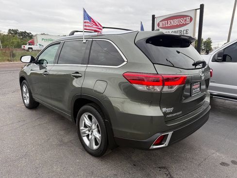 Used 2019 Toyota Highlander AWD V6 image 7