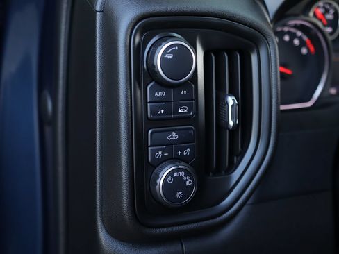 Used 2022 Chevrolet Silverado 1500 Custom w/ LPO, Dark Essentials Package AWD/4WD image 10