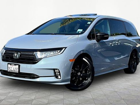 Used 2023 Honda Odyssey Sport image 3