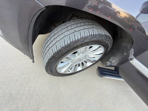 Used 2016 Cadillac Escalade ESV Platinum image 41