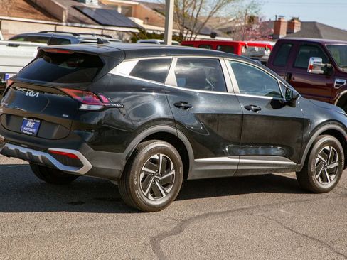 Used 2024 Kia Sportage LX image 5