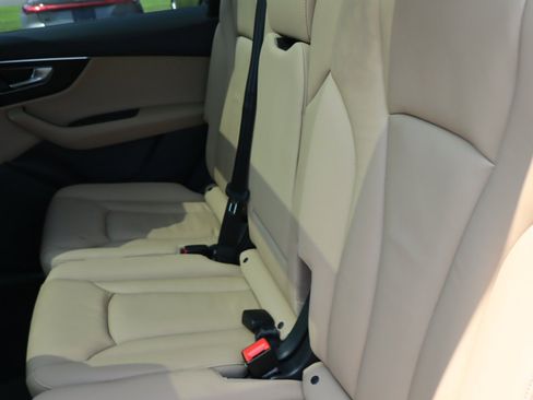 Used 2023 Audi Q7 2.0T Premium w/ Convenience Package AWD/4WD image 28