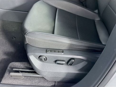 Used 2023 Volkswagen Atlas Cross Sport SEL image 21