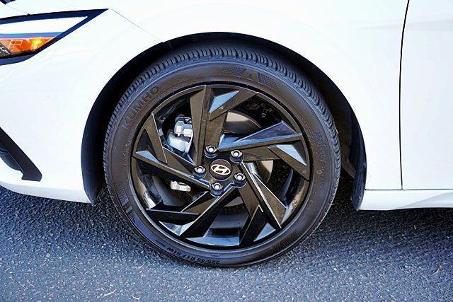 Certified 2026 Hyundai Elantra Sport FWD image 15
