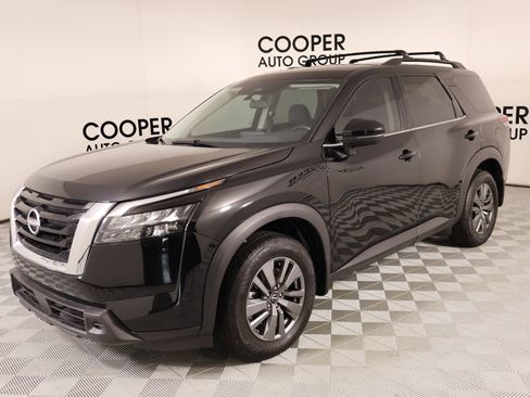 Used 2024 Nissan Pathfinder SV FWD image 10