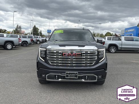 Used 2023 GMC Sierra 1500 Denali w/ Denali Reserve Package AWD/4WD image 8