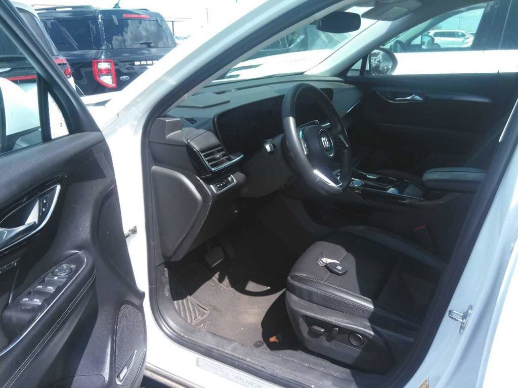 Used 2024 Buick Envision Preferred AWD/4WD image 9