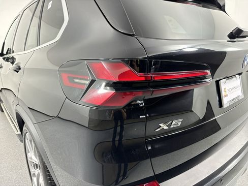 Used 2024 BMW X5 xDrive50e image 30