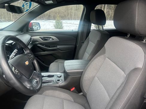 Used 2023 Chevrolet Traverse LT image 12
