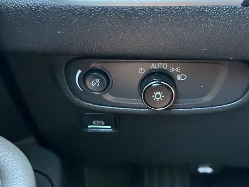 Used 2023 GMC Terrain SLE w/ Driver Convenience Package FWD image 30