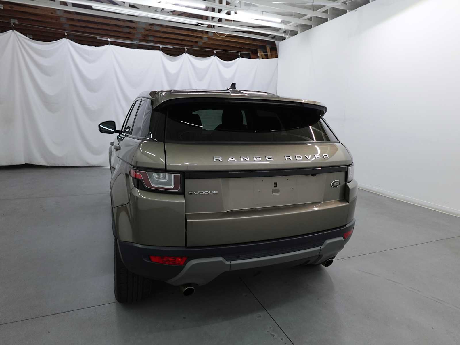 Used 2016 Land Rover Range Rover Evoque SE AWD/4WD image 7