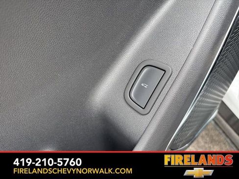 New 2025 Chevrolet Traverse LT w/ Enhanced Driving Package image 17