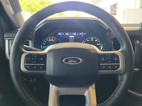 Used 2024 Ford Expedition XLT RWD image 18