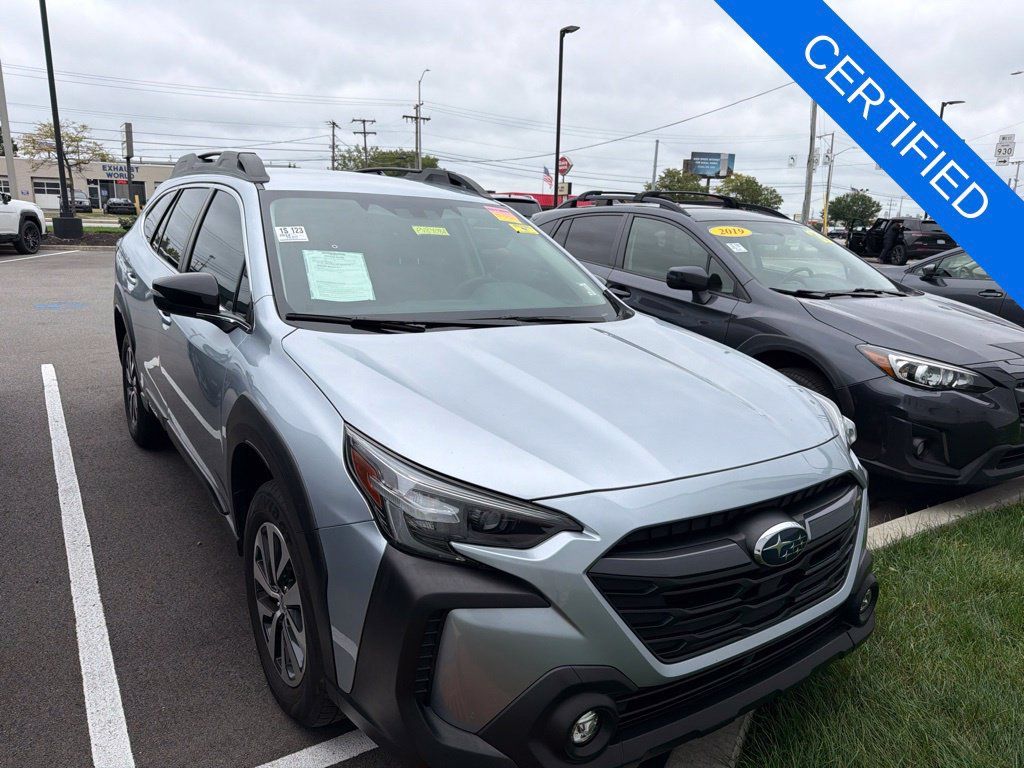 Used 2024 Subaru Outback Premium AWD/4WD image 1