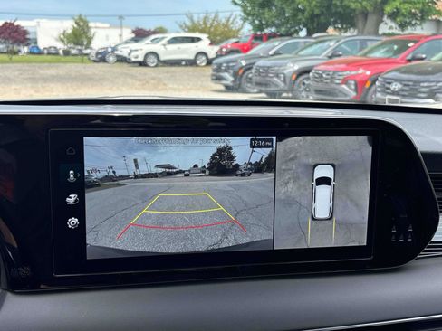 Used 2025 Hyundai Palisade Calligraphy image 11