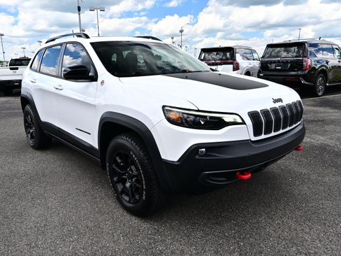 Used 2022 Jeep Cherokee Trailhawk w/ Sun, Sound & Nav Group AWD/4WD image 2