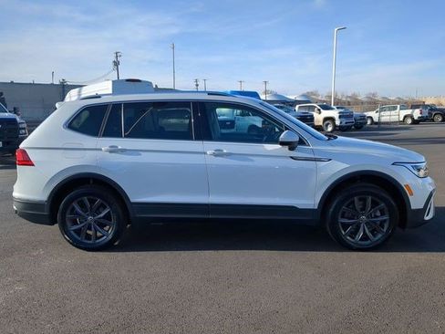 Used 2023 Volkswagen Tiguan SE image 8