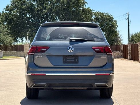 Used 2021 Volkswagen Tiguan SE w/ Panoramic Sunroof Package AWD/4WD image 7