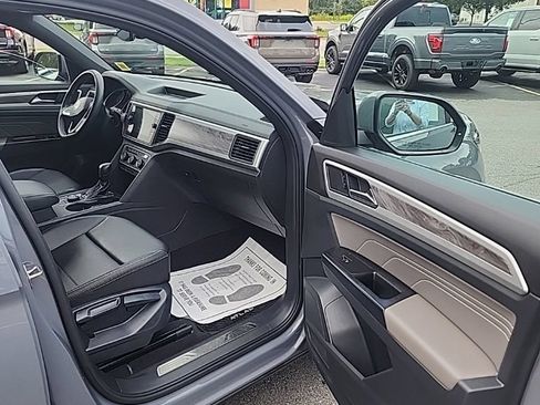 Used 2021 Volkswagen Atlas Cross Sport SE w/ Panoramic Sunroof Package AWD/4WD image 14