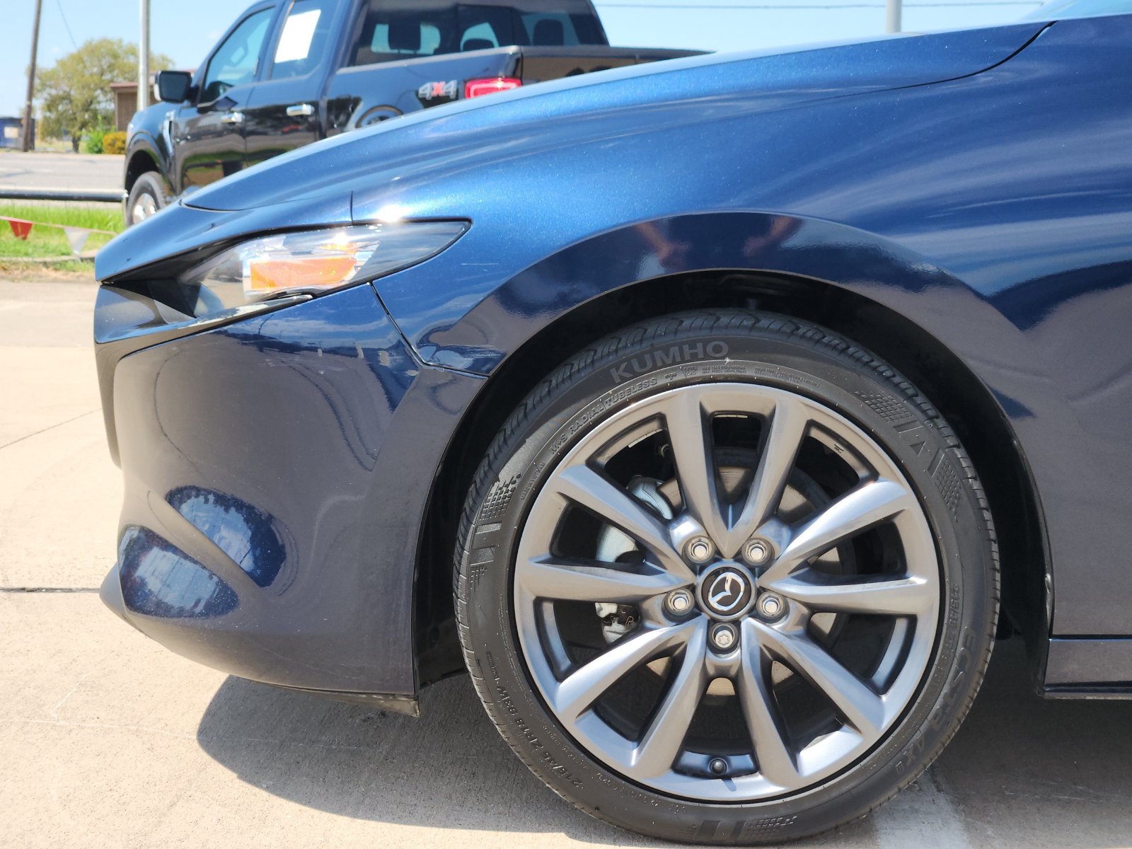 Used 2023 MAZDA MAZDA3 s FWD image 9