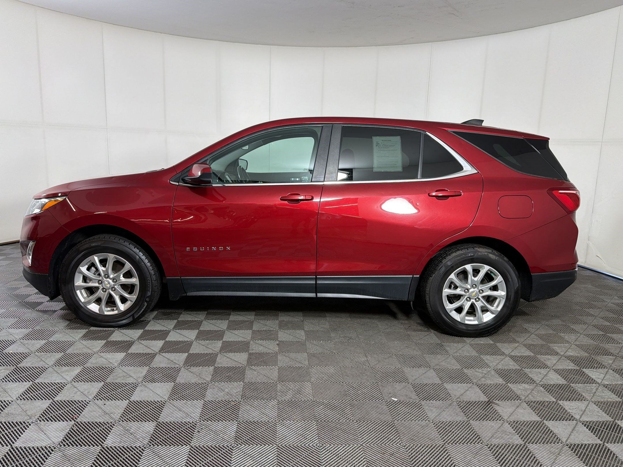 Used 2021 Chevrolet Equinox LT AWD/4WD image 2