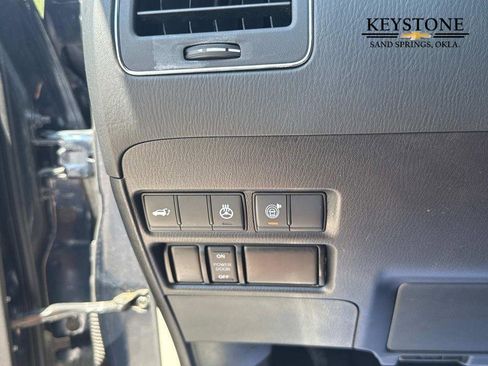 Used 2023 Nissan Armada SL w/ Captain's Chairs Package image 20