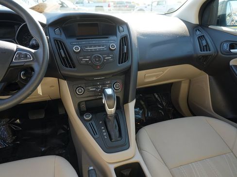 Used 2015 Ford Focus SE FWD image 21