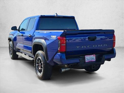 Certified 2025 Toyota Tacoma TRD Off-Road AWD/4WD image 8