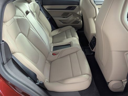 Used 2022 Porsche Taycan image 26