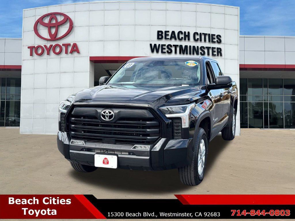 Used 2023 Toyota Tundra SR5 w/ SR5 Convenience Package AWD/4WD image 4