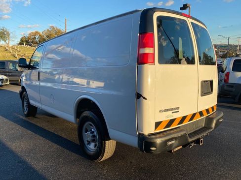 Used 2012 Chevrolet Express 2500 RWD image 5