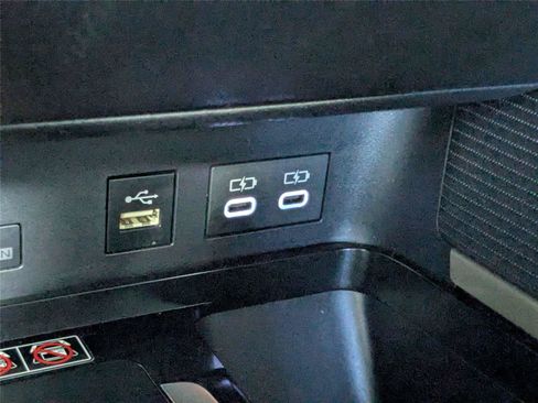 Certified 2025 Toyota Camry SE FWD image 23