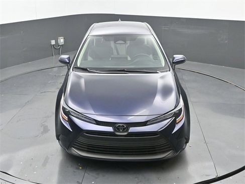 Used 2025 Toyota Corolla LE w/ Convenience Package image 14