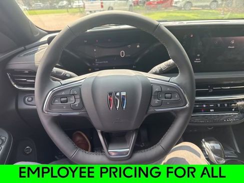 New 2025 Buick Envista Avenir image 20