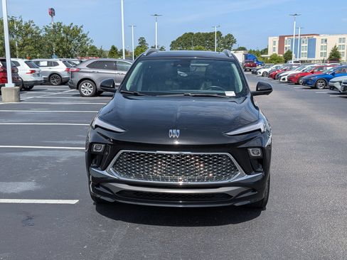 Used 2024 Buick Encore GX Avenir w/ Avenir Technology Package FWD image 8