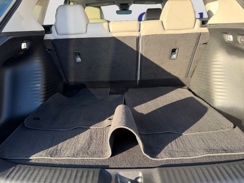 Used 2023 Honda HR-V EX-L image 4