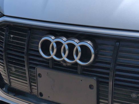 Used 2022 Audi e-tron Premium w/ Convenience Plus Package AWD/4WD image 12
