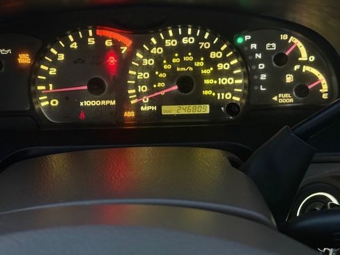 Used 2003 Toyota Sequoia SR5 image 13