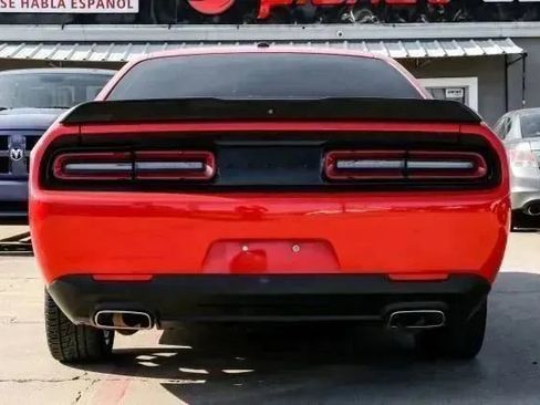 Used 2021 Dodge Challenger SXT w/ Blacktop Package image 9