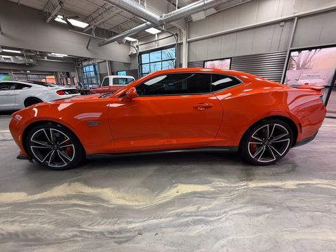 Used 2018 Chevrolet Camaro SS w/ Hot Wheels Edition image 39