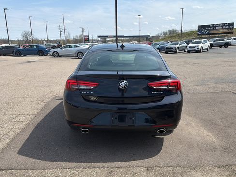 Used 2018 Buick Regal Preferred w/ Sights and Sounds Package image 5