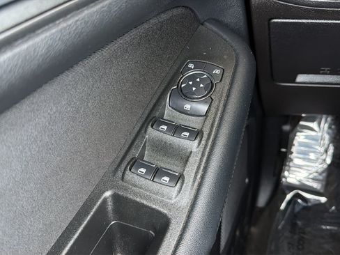 Used 2019 Ford Edge SE FWD image 18