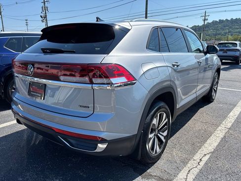 Used 2024 Volkswagen Atlas Cross Sport SE AWD/4WD image 6