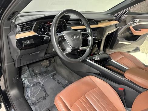 Used 2024 Audi Q8 e-tron Premium Plus w/ Premium Plus Package AWD/4WD image 15