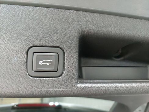 Used 2024 Chevrolet Equinox LT AWD/4WD image 13