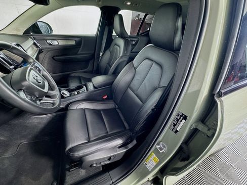 Used 2023 Volvo XC40 B5 Plus w/ Driver Assist Package AWD/4WD image 18