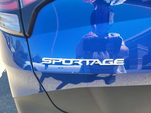 Used 2025 Kia Sportage EX AWD/4WD image 7