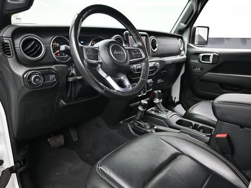 Used 2023 Jeep Wrangler Unlimited Sahara w/ Cold Weather Group AWD/4WD image 21