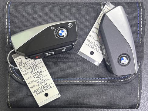 Used 2025 BMW 740i xDrive w/ Premium Package image 34